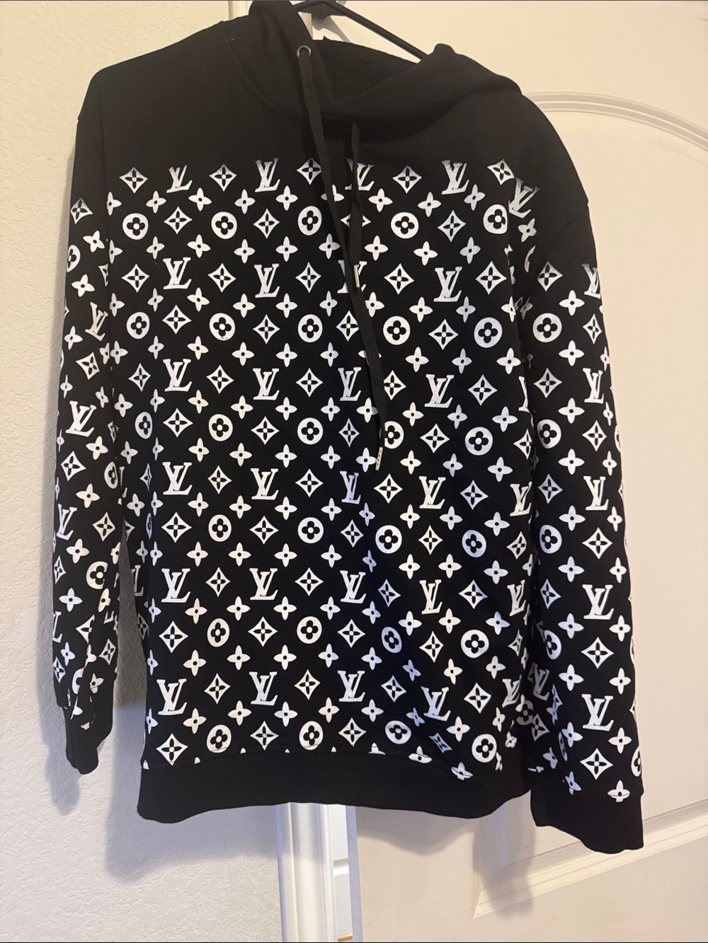 Fashion monogram hoodie black and white